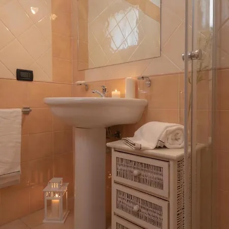 Stylish Le Fontane 1 Bedroom Sleeps 2 Num0754 Apartment Villasimius