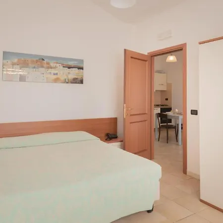Stylish Le Fontane 1 Bedroom Sleeps 2 Num0754 *