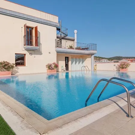 Stylish Le Fontane 1 Bedroom Sleeps 2 Num0754